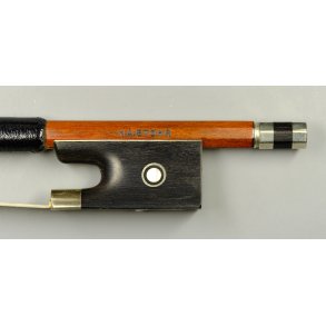 Nikkelmonteret violinbue<br>H.A.St�hr
