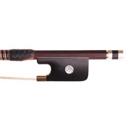 Guldmonteret bratschbue<br>Eric Grandchamp