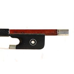 Nikkelmonteret violinbue<br> L. Morizot 