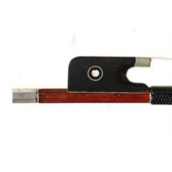 Nikkelmonteret violinbue<br> L. Morizot 